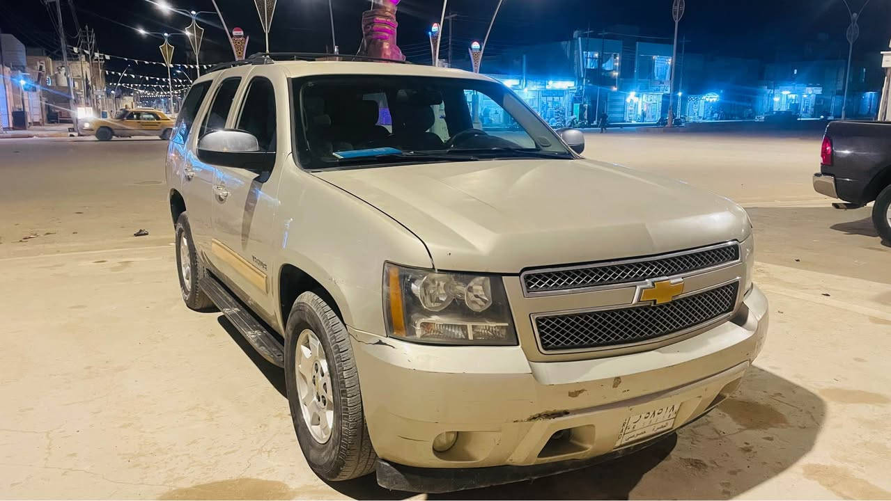 السلام عليكم.  تاهو 2014 مواصفات LT. وارد خليجي  . بيها فقط باب السايق تبديل اصلي . بدون صبغ. والباقي كله مكفول. مكينه وكير  جديد مكاني ناصريه سعرها 225 وقابل للتفاوض. رقم السياره بصره .  تحويل ب اسم المشتري.  
*********** سوق الشيوخ, ذي قار
