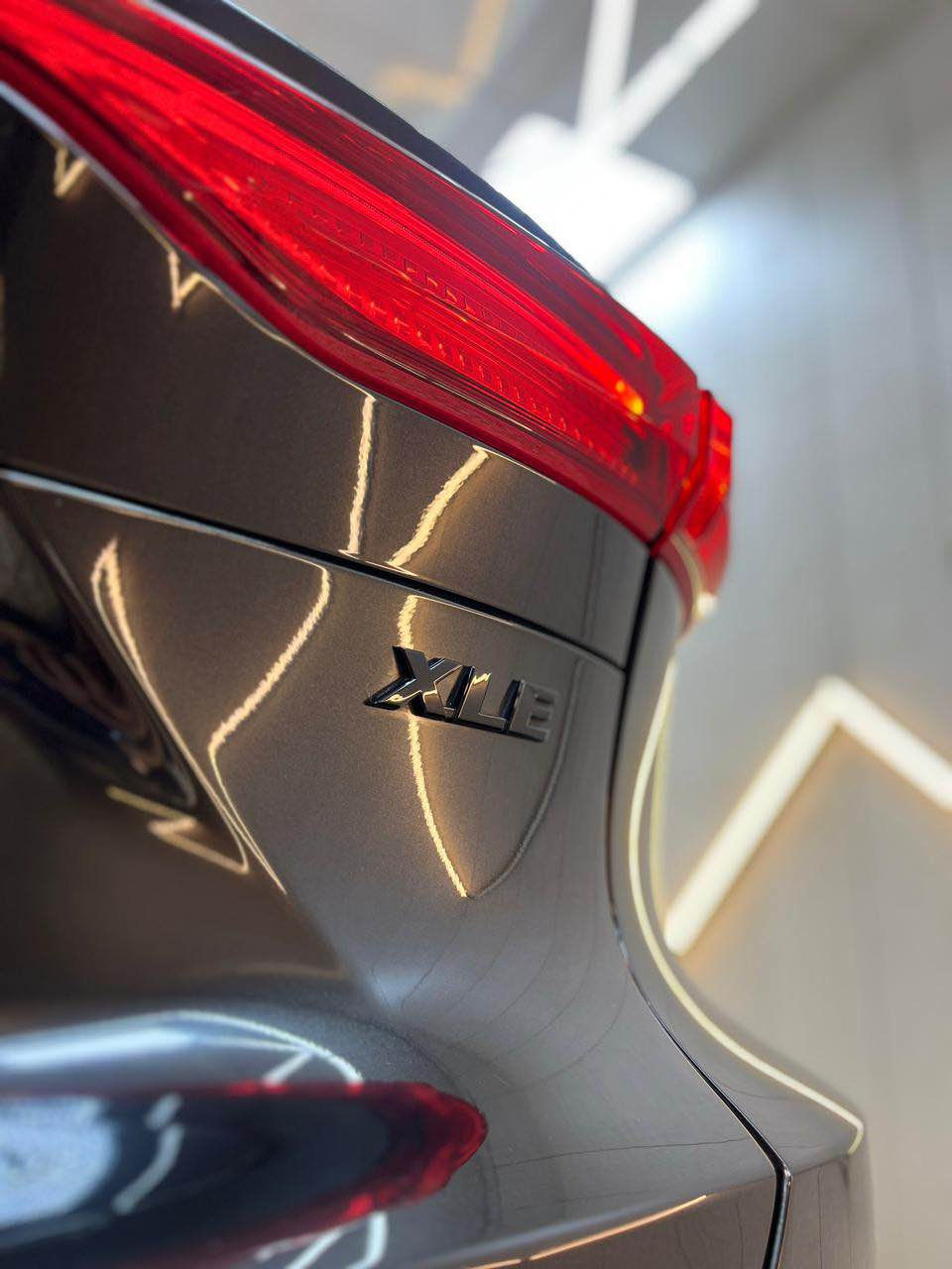 Toyota venza 2023

تويوتا فينزا 2023
فئة xle
Night shade edition 

بدوون ايرباك

مواصفات XLE 

كشنات جلد

تدفئة كشنات

كرسي السائق كهرباء

الصندوق كهرباء مع فتحه بتمرير الرجل تحته

لايت ليد وحاجب نهاري وكشاف ليد

شاشة كبيرة

بصمة تشغيل وبصمة ابواب 

دفع رباعي 

رادارات امامي خلفي

اوتو ستوب 

وبعد بيها مواصفات

السيارة ماشية 38 الف

السعر (225 $ )

للاستفسار *********** بغداد, العراق
