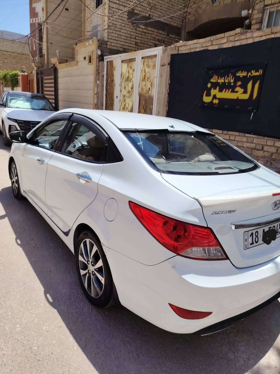 🚗 للبيع: هيونداي أكسنت 2014 (فول مواصفات) 🚗
​الموديل: 2014 (فتحة، شاشة، كاميرا، تحكم، ويل كب، إشارات بالمرايا)
​المحرك: حجم 1600 (بحالة جيدة)
​​الكير: بحالة جيدة | التبريد: ثلج 
​البودي: بيها باب مفتوح فقط 
​الأوراق: رقم بابل، السنوية باسمي (تحويل مباشر).
​المكان: النجف الأشرف.
​السعر: 103 ورقة (وبيها مجال ).
​📞 للتواصل والاستفسار: ***********

