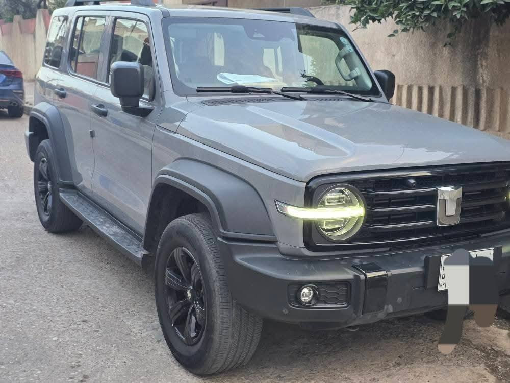 🚙 للبيع | تانك 300 موديل 2023 | لون إسمنتي
رقم اربيل

🔥 استخدام نظيف جداً  🔥

المواصفات:
• الموديل: 2023
• الشركة: كريت وال (GWM)
• النوع: تانك 300
• اللون: إسمنتي
• الممشى: 65,000 كم
• المحرك: 2.0 Turbo
• القير: أوتوماتيك
• الدفع: 4×4

---

الحالة:

• الميكانيك: ممتاز جداً
• الكهرباء: بدون أي ملاحظات
• الداخليات: نظيفة جداً
• البودي: وكالة — بدون صبغ أو تعديل نهائياً
• استخدام خاص ومحافظ عليه

---

المزايا والإضافات:

• كاميرات 360°
• شاشة كبيرة تدعم أبل كار بلاي / أندرويد أوتو
• أوضاع قيادة متعددة
• نظام تحكم بالانحدار
• حساسات أمامية وخلفية
• أنظمة أمان حديثة
• مقاعد مريحة

---
السعر ٢٨٠ ورقة،قفل
📱 للتواصل عبر واتس آب:
***********
