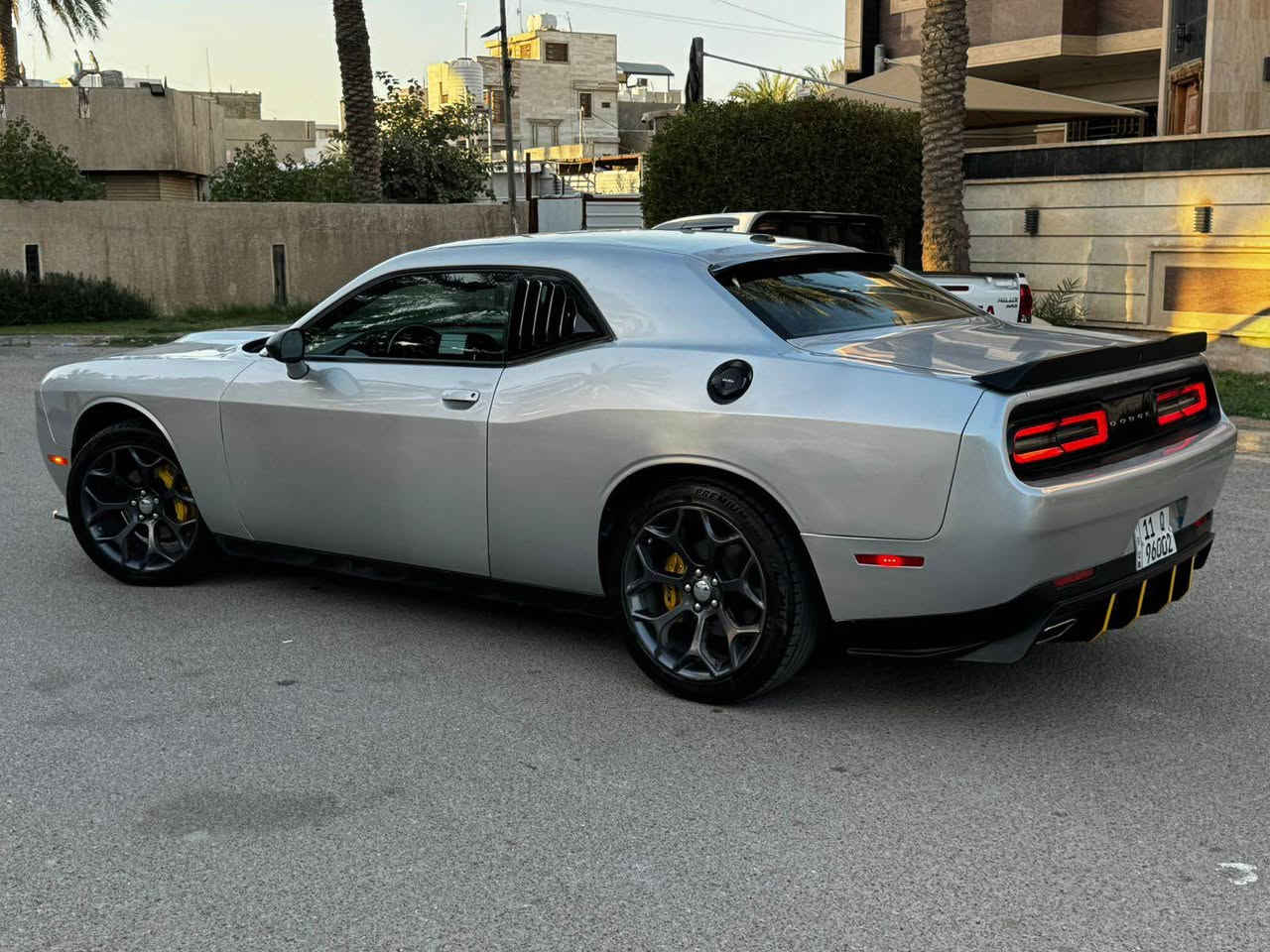 سلام عليكم 
دوج جالنجر 2023 sxt لاست كول
مكينة3600
حادث خلفي وجالمغ امامي 
بدون ايرباك
ماشية 30 الف حقيقي
السيارة جديدة بوضعية الشركة 
السعر 185$
*********** بغداد, العراق
