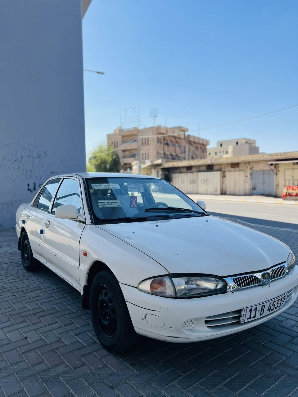 سعر مناسب جدآ 35$وبيها مجال !!!
براتون 2002 حره رقم بغداد دولي شرط التحويل !!
سنويه 2031هزه جديده كير عادي محرك جديد 
صدر امامي نص عمر صدر خلفي جديد تخم تاير جديد 
غرفه نضيفه جام كهرباء دوشمه جديده كهربائيات شغاله 

مكاني تكريت ***********
