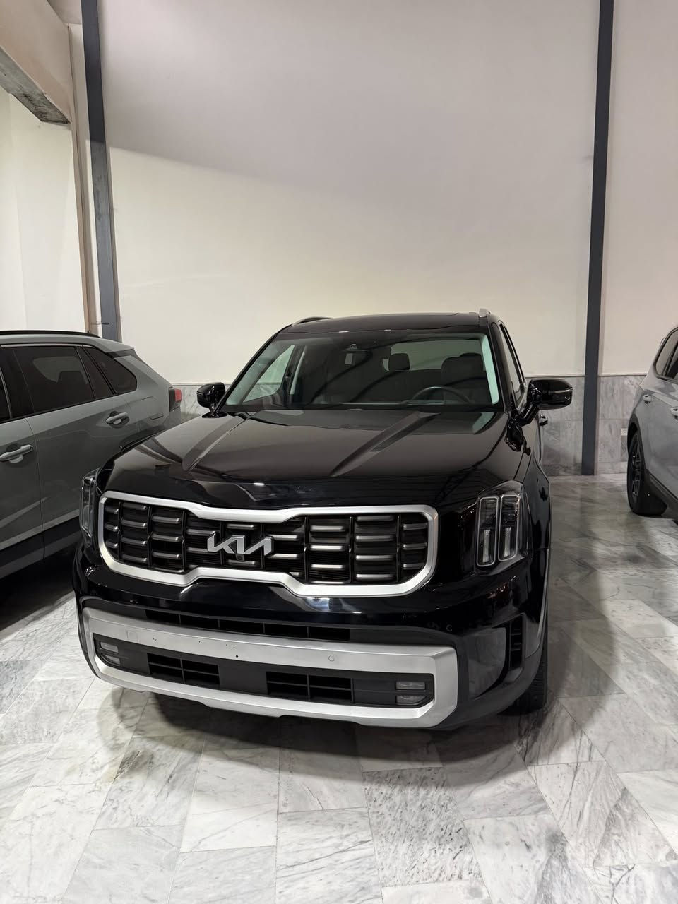 2023 من فئة SX Prestige تيلورايد 

فول مواصفات 
رادار امامي خلفي 
نقط عمياء 
فتحه سقف 
فور ويل 
داتا شو 
كامرات 360 درجه 
سقف شامو 
كشنات هيتر وتبريد 
كشنات خلفيه VIP
خزن ميموري للكشنات 
صندوك كهرباء 
بردات جانبيه 
وضعيات القياده ايكو نورمال  سبورت 
ووضعيات الفور ويل  صخور ورمال وطين 
اوتو هولد  ونزول منحدرات 

وباقي المواصفات 

الضرر مثل ماوضح بالصوره ضرر بسيط 
البنيد صبغ  
ارباك ستيرن سستم شركه

السعر 290$ ومجال بسيط ( بسيط)

مكان دهوك     ***********
