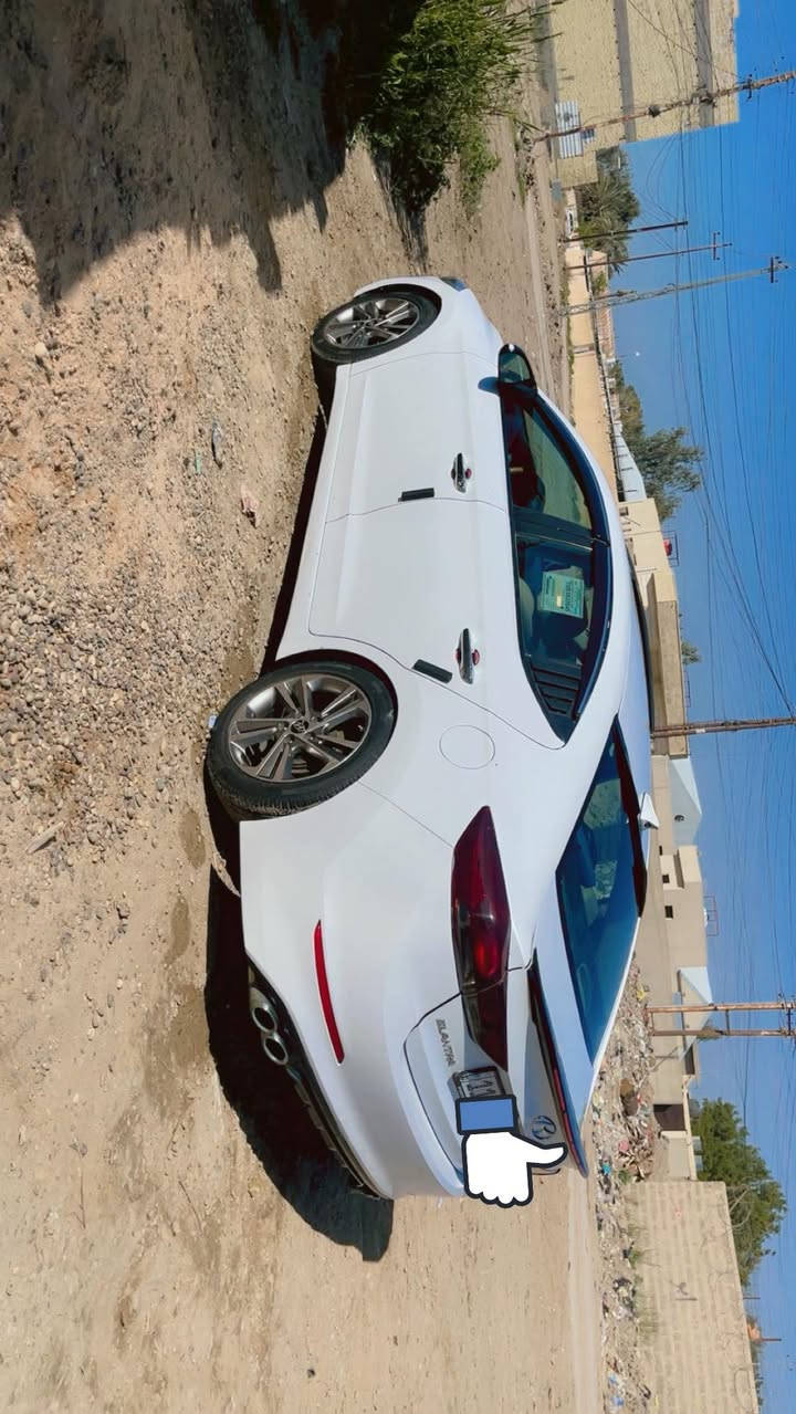 النترا 2017 ابيض صدفي 
رقم بغداد بأسمي تحويل مباشر هزه جديده 
حادث قبق جنطه تبديل فقط بدون دواخل ليبل واحد شواصي ولغد كله مكفول بجم كبس شرط مكفول من الحادث 
ماشيه 145  
فول مواصفات
تحكم ستيرن جهتين 
كروز سرعه 
اشارة ترحيب ابواب عند الاقتراب
كير مبدل جديد حاويه مكفول اي تي
محرك 2000 دوش شركه ما مفتوح شرط
شاشة اعطال بالدشبول
فتحه سلايد طكتين
منظومة تبريد جديده لوك يعني تبريد ثلج 
بصمه تشغيل وبصمه ابواب وجنطه
داخل صاج 
ارضيه مغلفه جلد اسود
3 انظمة قياده Eco Sport normal 
كشنات جلد 
كشن السائق كهرباء
تدفئه بالكشنات 
شاشه بلاد تدكم كاربلي
تجوات عدد 5
تبريد بيانو منفصل 
ويل كب كروم عدد5
رادارات ونقطه عمياء 
كامرا دواره
مكفوله من الحادث عدا حادث امريكا 
تخم تاير جديد 
صدر خلفي امامي جديد 
السياره مسويلهه ادامه كامله بلكات ومجاول جديد
صار عندي تكشير بالصبغ مكانات قليله  وصبغتهه على كد التكشير فقط عندي التصوير قبل الصبغ
السعر 125 بيهه مجال قليل جدا حك الجيه 
جماعت ال 120 وجوه ما ابيع رجاء" السياره مال جناي  حلوه وجاهزه متصرف عليهه ربع ديناروتسوه واللي متعجبه ان شاءالله يلكه احسن 
مكان السياره بغداد ابو غريب شارع الزيتون
***********
