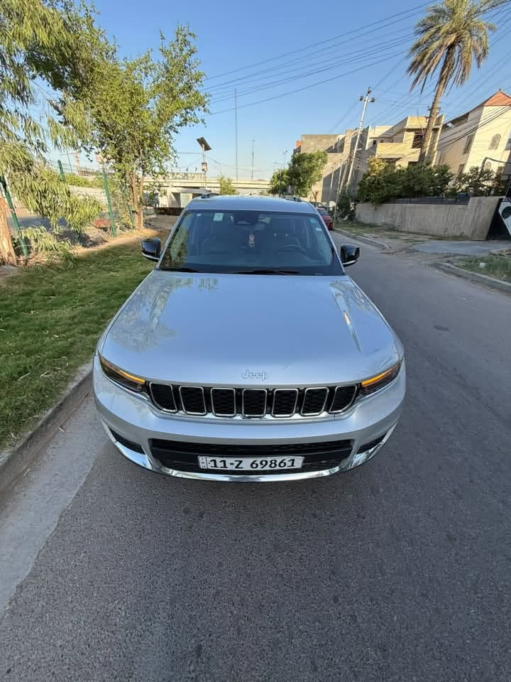 .
السلام عليكم 
جيب كراند شيروكي ٢٠٢٣ L
مكينة 6 سلندر 3600
بدون حادث بدون ايرباك بيها سرقة بابين جهة اليمين 
و راجعات نفس اللون بدون قطرة صبغ بدون ايرباك بجم كبس و السيارة مغلفة ppf يم مركز منتظر الاسدي ضمان ١٠ سنوات فئتها لمتدد فول قمارة حديد 
المواصفات 
لد نهاري 
بصمة دخول ذكي 
مري كهرباء + اشاير بالمري 
رادار جانبي نقطة عمياء + هيتر بالمري 
ويل كب ١٨ 
حساس خلفي 
تحكم ستيرن 
رادار تحديد مسار 
شفتات ستيرن 
مراية اوتو دم 
مقاعد جلد + كهرباء + خزن ميموري 
٣ قطع تبريد 
تدفئة مقاعد + تدفئة ستيرن 
شاشة كبيرة 
كامرة خلفية دوارة 
كير ماوس ٨ نمر 
هاند بريك كهرباء 
اوتو هولد 
درايف مود 
مقاعد خلفية ملكي منفصل 
منافذ شحن tip c + usb
جنطة كهرباء 
وباقي المواصفات المعروفه 
السيارة جديدة ماشية ٧٥ الف كيلو 
صدر كير مكينة كهربائيات تبريد كله كفالة شرط الفحص 
السيارة بأسمي تحويل ثاني يوم 
مكانها الكرادة بارك السعدون 
السعر 300 و بيها مجال 
***********
