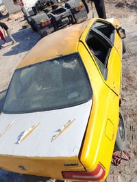 بيجو 405للبيع شغاله وتمشي بس هاي الضربه اموضحه وكعت عليهه سقيفه سنويه ...