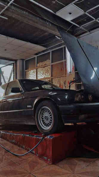 بی ئێم🇩🇪 / bmw سلام علیکم هاوڕێیان ئەم بی ئێمە بەردەستە مۆدیل ١٩٩٢ فوول فوول پێش بچوک گێڕ توماتیک ٥٢٥ بێ کێشە جەمپەکی بچوکی پێشەوەی هەیە کەمەک ناوەوەی گرتوە چوار تایەی ویلی لۆکی لە ژێرە سیارەکە لە سیاقێکی کەمە ئاڕم پلاستیکی سلێمانی سحری ٤٠ وەرەقە مجال شوێن هەولێر ژمارە تەلەفۆن *********** 💝 أربيل
