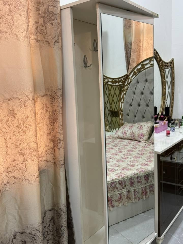 غرفه تركي للبيع 7 قطع مابيه شي نضيفه للبيع سعر خاص واتساب ***********
