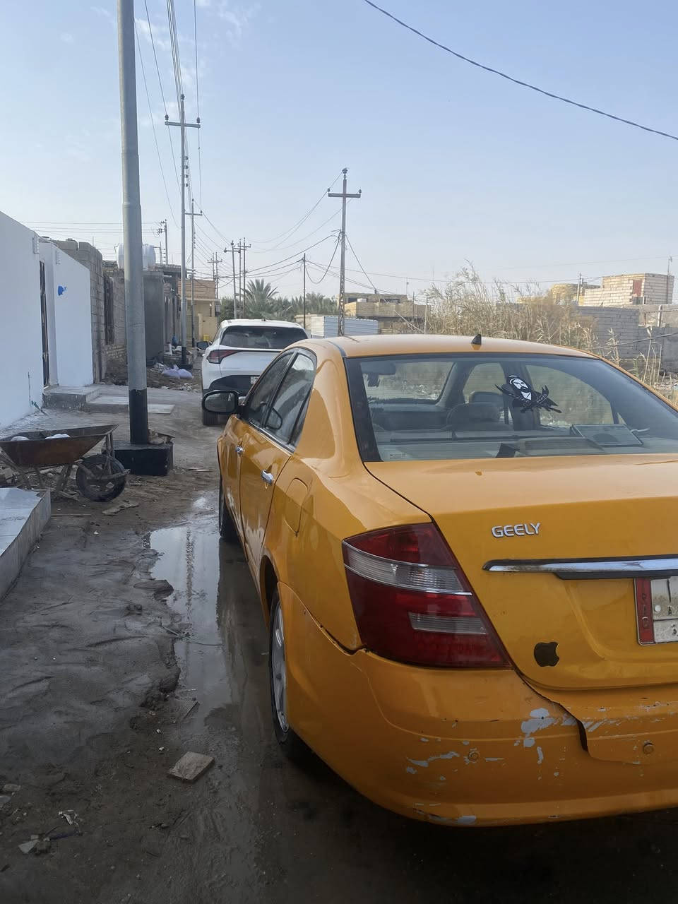 سلام عليكم جلي موبل 13سنويه صاقطه بل 23سياره نضيقه وحلوه تبريد شغال سعر 38وبيها مجال حك جيه مكان ناصريه سوك شيوخ رقم صاحب سياره ***********
