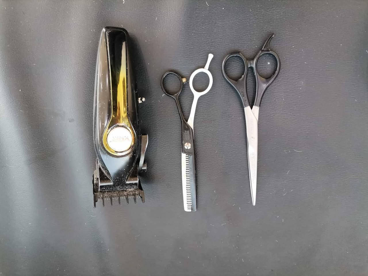 السلام عليكم
غراض حلاقه جديده للبيع
مكينه فراري روك البارحة اخذتها من اطلس استخدمتها بس على لحيتي بعدها بجيسها اخذتها ب٩٥
ومكينه فراري صفر هم البارحة اخذتها من اطلس ب٦٠ الف مستخدمه بس تحديد مرة وحدة
والشسوار كذلك اخذته ب٧٥ الف 
شباب ذني جديدات وانتو اهل مصلحة تعرفون بيش الجديد
رنك لايت عدد 2 ريمونت تحكم مستخدم شهرين اثنينهن ب٦٠ الف حجم جبير مو صغير هذا
بخار حار بارد هم اخذته من اطلس قبل شهرين مستخدم ٣ مرات فقط والله اخذته ب٧٥ الف
مكينه vgr هيه والنمرب١٠
مقص إيطالي وتشفير اثنينهن ب١٠
كمبريسر صبغ صارله شهرين عندي مامستخدمة ولامرة يفيد جماعه التدريج ال3d ب٦٠ الف 
ابيعهن شلع كلهن ب375 قفللل شباب انتو تعرفون اسعارهن لحد يكسر رجاءا واني بايعهن جوة السوك والبارحة ماخذهن 
مكاني بغداد حي الجهاد ***********

ماعندي توصيل لأي مكان تجي تاخذهن من المحل وتفحصهن يلا تاخذهن
