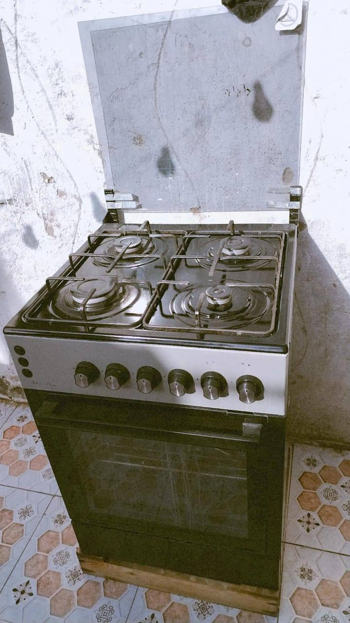 طباخ 4 عيون شغال شرط نضافه مكان ديوانيه سعر 100 قفل رقم ***********
