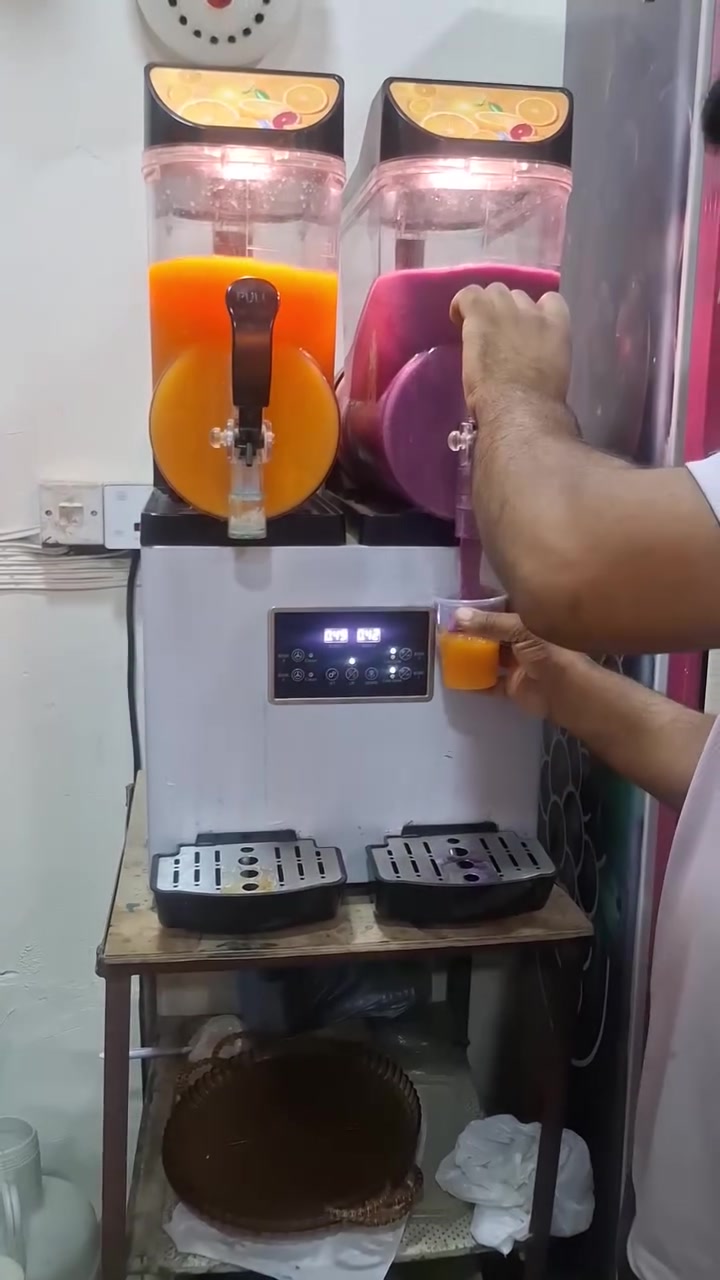 بسم الله الرحمن الرحيم
مكائن ايسكريم اخت الجديد استخدام اربع اشهر 
للتواصل والاستفسار ***********
العنوان النهروان شارع الشمري 
غير متواجد على الإنترنت
