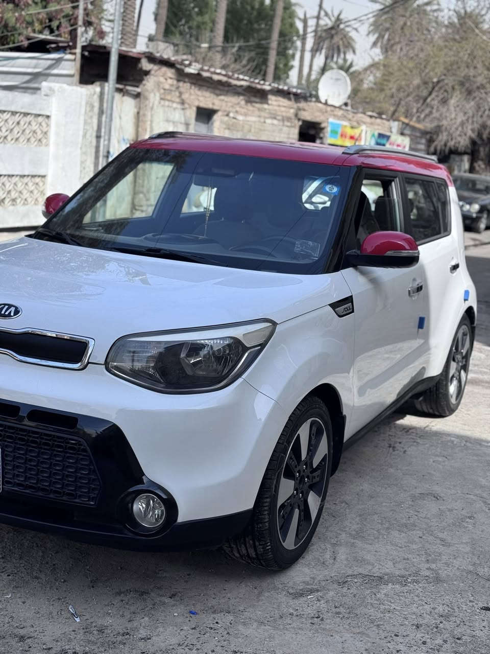 السلام عليكم
كيا صول ٢٠١٥ خليجي 
السياره لون ابيض قماره احمر
مكفوله من الصبغ بيها بارد بالباب الخلفي عكس السايق مكان صغير 
حجم المحرك ١٦٠٠
ويل كب حجم ١٨
مري شفط
شاشة وكامرا بلادي
حساس خلفي
تحكم ستيرن وكروز سرعه
عداد المسافة ١١٣ الف كيلومتر
السياره جاهز من كلشي بدون اي نقص
سعر السيارة ١٢٧ ورقة 
*********** 
السونار مرفق ضمن الصور
مكان السياره بغداد الصليخ
