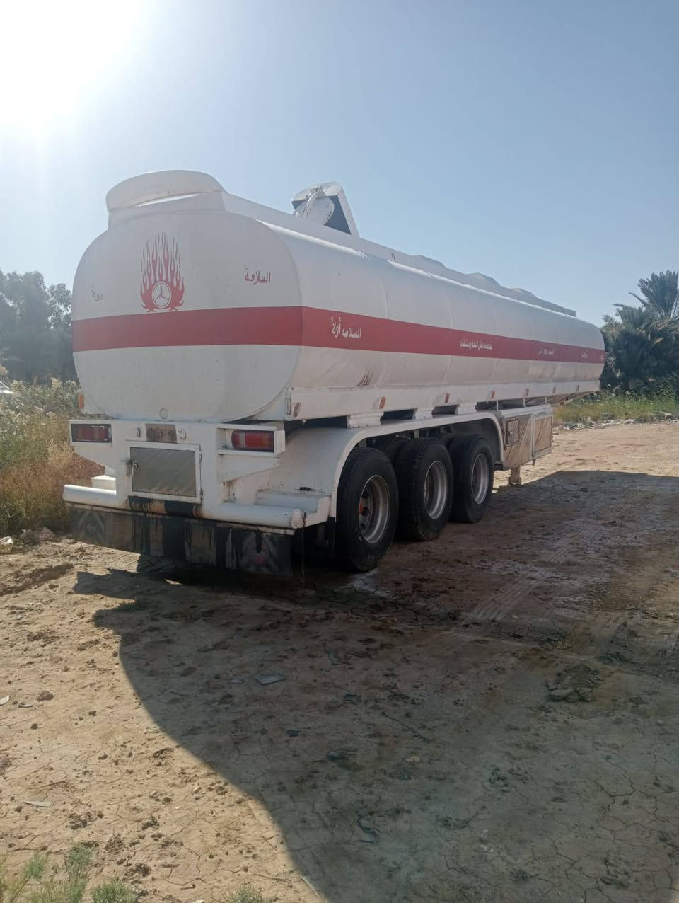 السلام عليكم تانكي مصلاوي للبيع الحمولة36 ثلاث دناقير شريط تخم تاير السعر 52 وبي مجال العنوان البصره الدير رقم الهاتف ***********
