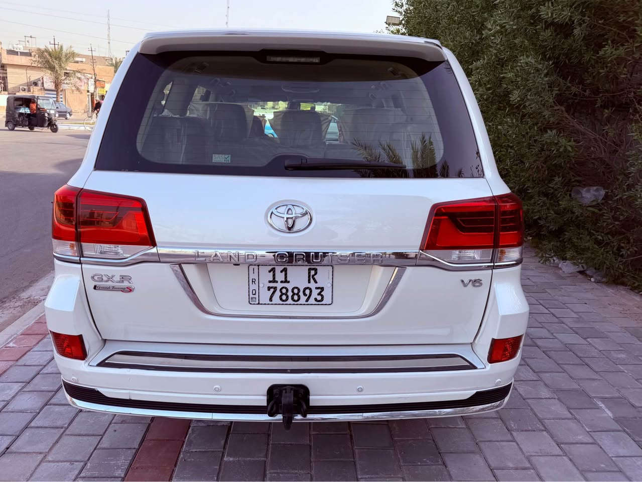 لاند كروز سياره جديده بلاش السعر بيهه ربع جاملغ نص البنيد فطيم اصل موديل 2018بسمي تحويل مباشر فتحه كامره حساس داخل جلد كراسي كهرباء مري شفط ذاكره خزن ثلاجه والسعر 43الف يعني ابع شدات وثلاثيه بيه مجال قليل ماكو لاند كروز بهيج سعر ماشيه 58حقيقي اتصال ***********او ***********مكان السياره بغداد البلديات بغداد, العراق
