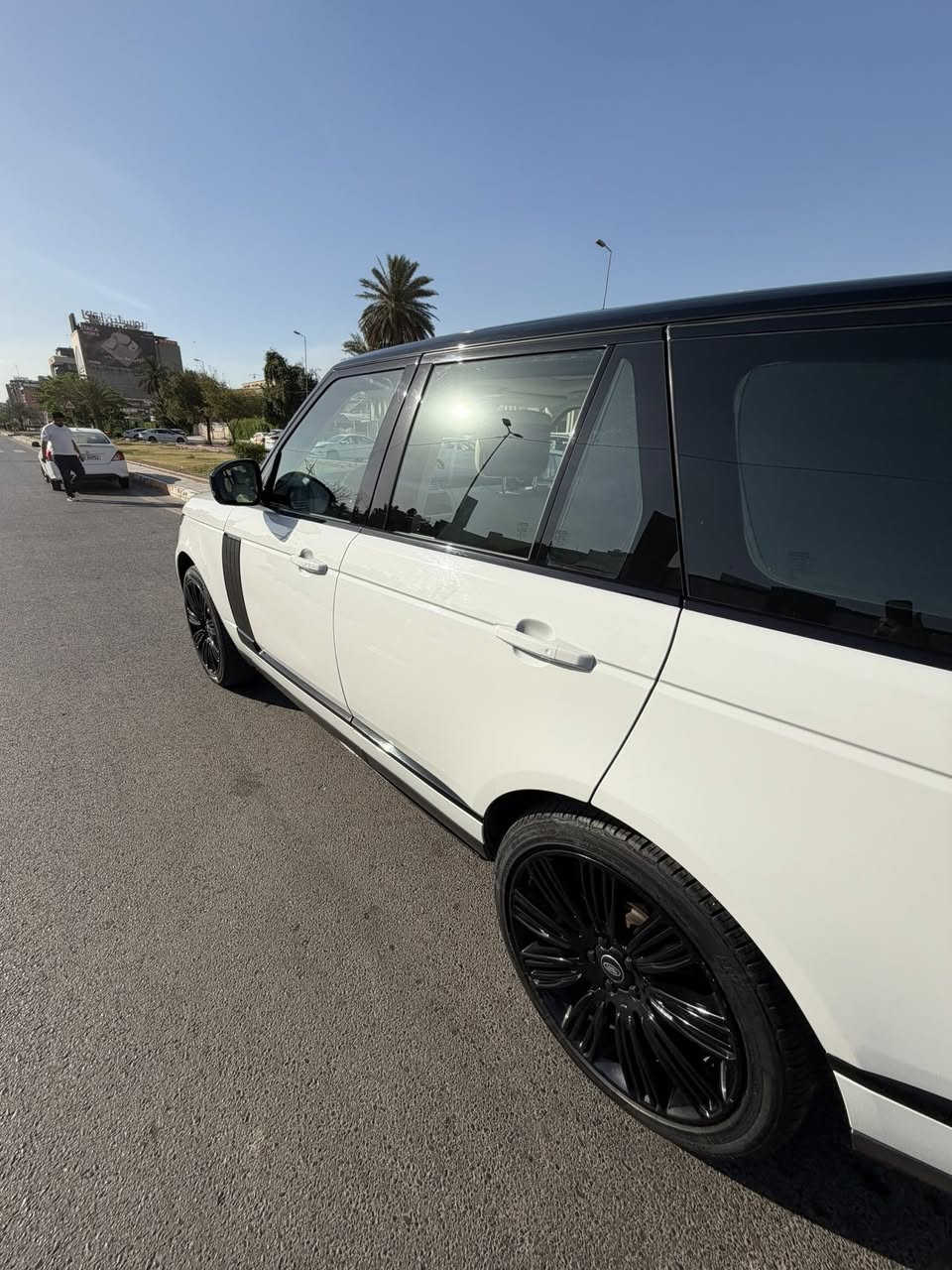 السلام عليكم
للبيع Range Rover Hse 2018 

السيارة وكالة سردار

٦ سلندر hse 

ماشيه 46 الف كيلو 

رقم بغداد باسمي 

بيه بارد بسيط بلباب 

باقي سياره مكفوله من كلشي 

. السعر :39,500$ وبيها مجال 

للاتصال 
***********
