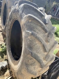 تايرات البيع نضاف السعر خاص الحجم 140/38/70/580/07834083275