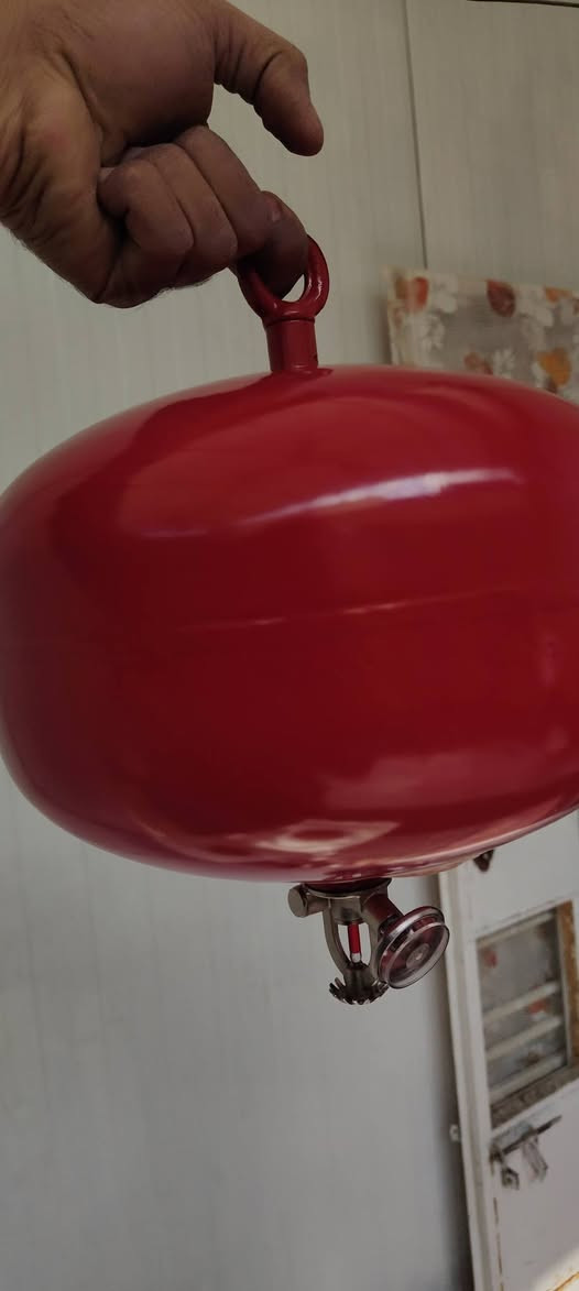 السلام عليكم
طفايات عدد 4 حجم كبير 
تشغيل اوتوماتيك دواره عند الحريق لا سامح الله تعليگ بالسقف 
ضمان لسلامه المخزن والبضاعه  جبتهن للأسواق مالتي بس حجمهن كبير
 والاسواق سندويج مابيهه رباطات بالوسط
 اريد حجم اصغر منهن 
وزن الوحده 8ونص كيلو 
اخذتهن ب270 قبل العام  وبقن بالمخزن مضمومات غير مستخدمات 
يرهمن للجملونات للمخازن للأسواقات محلات الملابس مخازن الكارتون تعليگ بالسقف  
اريدهن ب200 وبيهن مجال حاليا سعرهن 300 بالسوك
***********
بغداد
