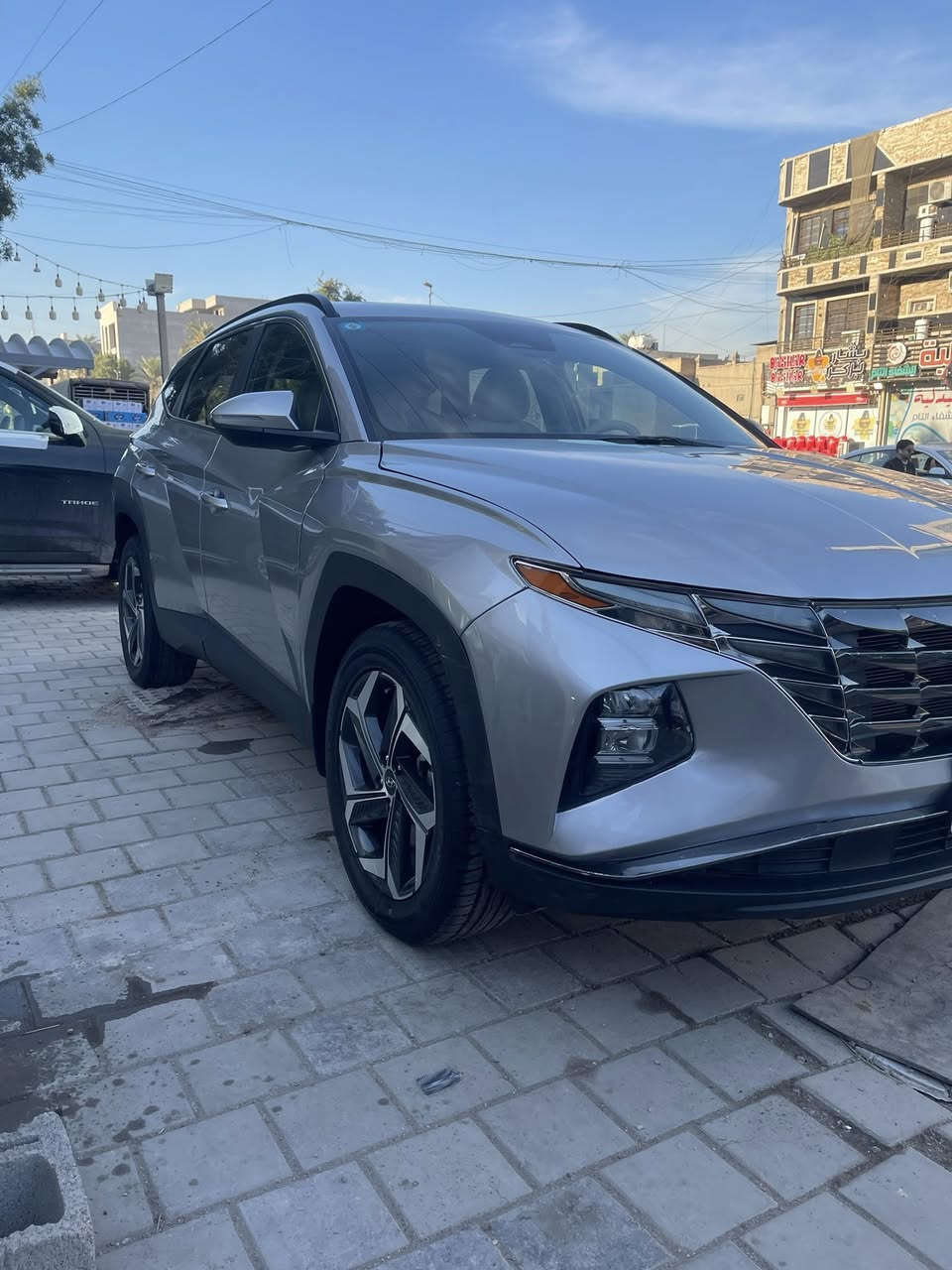 السلام عليكم
توسان 2023 امريكي  للبيع فقط مرقم بغداد 

مواصفات sel فول 

داخل ابيض  جلد 

بدون يرباك 

تدفئه مقاعد 

صندوك كهرباء 

محرك 2500 

فتحه سقف شاحن وايرلس اوتوهولد

مقعّد السائق كهربائي 

بصمه تشغيل + بصمه ابواب تشغيل عن بعد 

ماشيه 36 الف   ميل  

ضرر بنيد وجاملغ الايمن  مصلح ومصبوغ   وحافه جاملغ الايسر معدل بارد ومكحل صور حادث 

وصندوك صار بيها ضربه  بالعراق مصلح ومصبوغ ع كده 

مرفق بالصور

للاستفسار  مكاني شارع فلسطين 

اتصال وبي واتس اب 

‬ ‭ ***********
