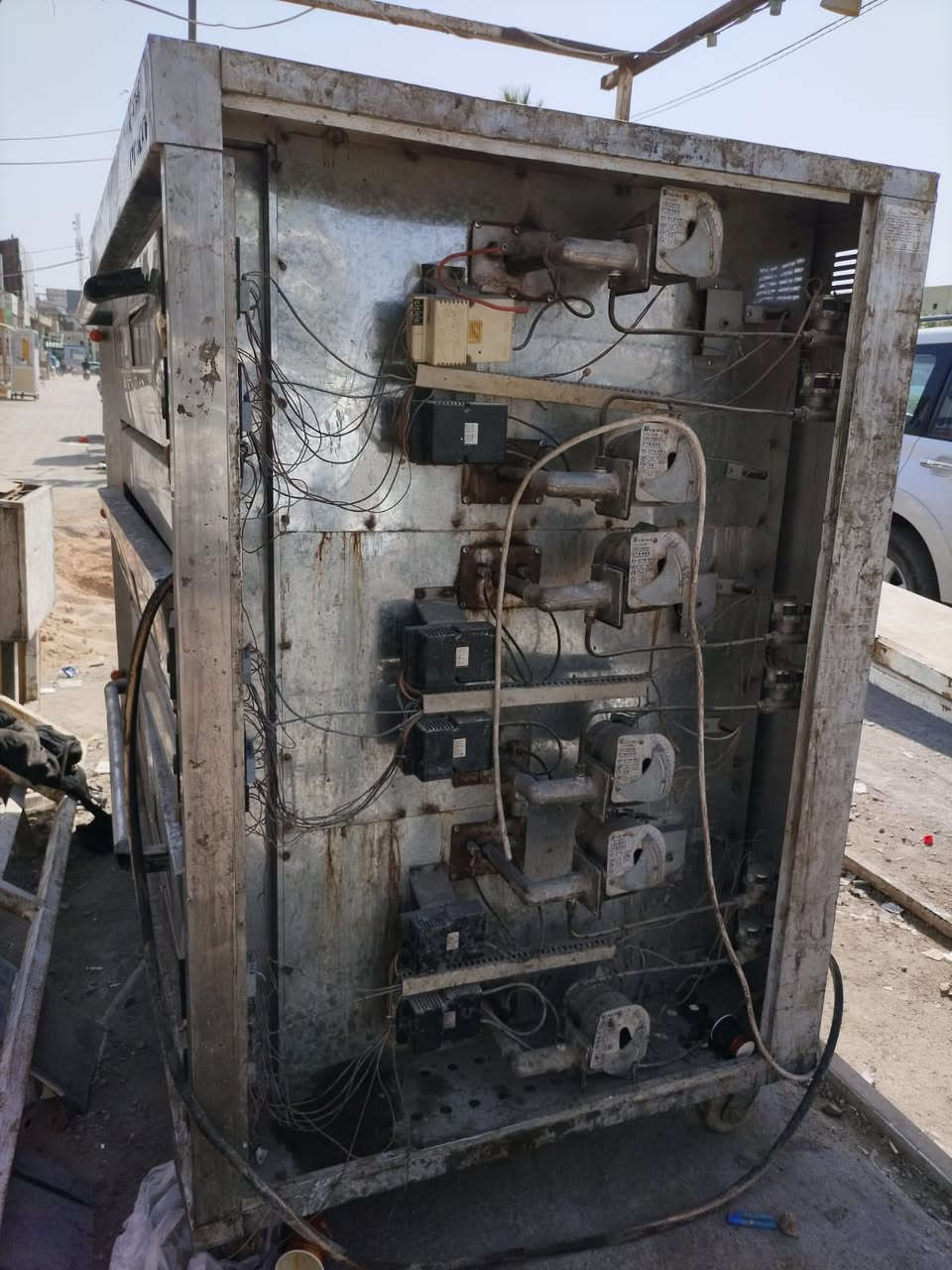 البيع فرن طبقي مستخدم نظيف جميع كهربائيات و ساعات و جداحات شغالات
مكان فرن حله باب مشهد مقابيل مستشفى الولاده
***********
