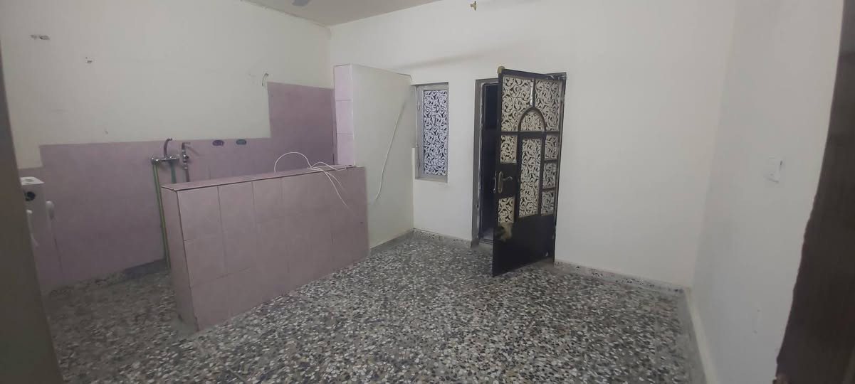 يتوفر مشتمل في الغزاليه شارع مدير الامن قرب مدرسة سامراء يتالف المشتمل من كراج وغرفه نوم كبيرة ومطبخ ستوديو مع غرف المعيشه وصحيات يناسب عائلة صغيرة وبشرط ان يكون المستاجر من سكنه الغزاليه او العامرية او حي الخضراء ولا يتجاوز عدد الافراد 3 
للتواصل مع صاحب العقار ***********
