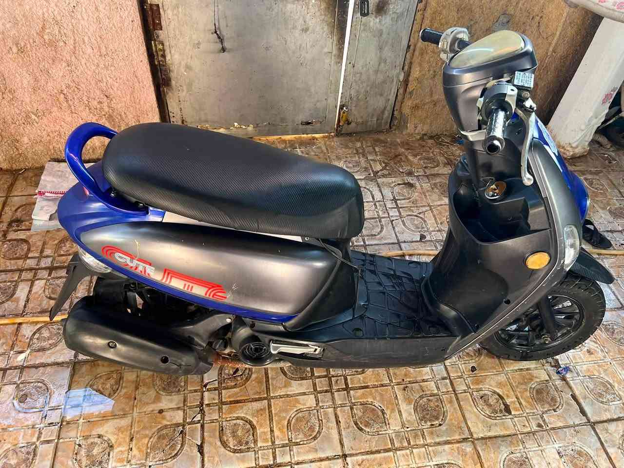 السلام عليكم دراجه ماكس بوليس نضيفه بشكل ما تعب وما تصرف بانزين ولا دهن مفتوحه مره وحده موديل 2024 الكهربائيات كله شغاله الدراجه شلعه ومعدل *********** واتساب
