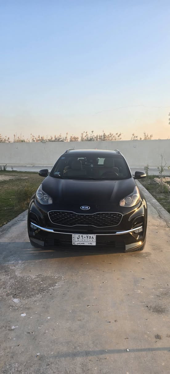 كيا سبورتج موديل ٢٠٢٠ امريكي
فئة S 
رقم بغداد
مواصفات 
بانورما 
مري شفط 
كشنات تدفئة 
كامرة دوارة 
نقطة عمياء
حساس مانع اصتدام 
٣ وضعيات قيادة
شاشة كار بلي
وبعد مواصفات
حادثها بنيد مبدل شاصي سليم لغود سليمه 
وبيهه بارد بالجنطة موضح بالصور
السيارة ماشية ٥٦ الف كم
وصور الحادثة ايضا موجودة
السعر المطلوب 167$
 التواصل على الماسنجر


**إذا كنت صاحب هذا الإعلان وتريد حذفه لأي سبب، رجاءا أرسل رسالة إلى الدعم الفني**