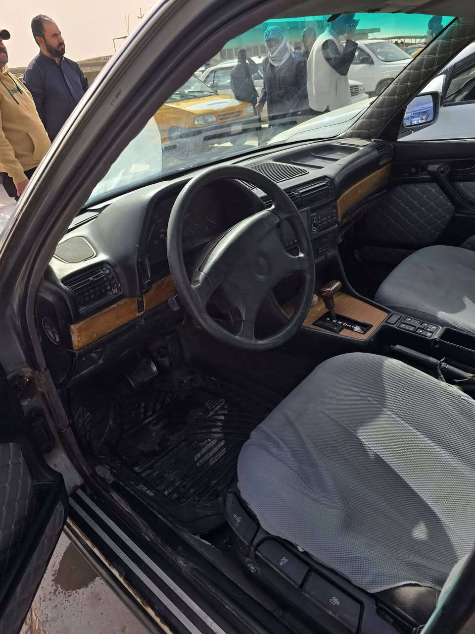 بي ام 730 كير مكينه جديد حداديه جديد تخم تاير جديد السيارة جاهزة رقمها واسط مداور ثاني يوم  مكانها كوت
***********
