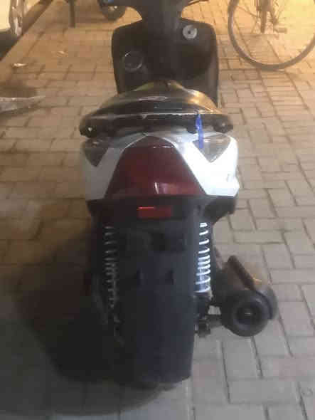 سلام عليكم اخوان دراجه ثعلب كفاله عامه كلها بلاديه مختمه مكينه بلتد خرسه شلعه معدل كهربائي كلها شغاله اين نقص ماكو مال جناي سعر ٤٥٠ شعب شارع عدن ***********
