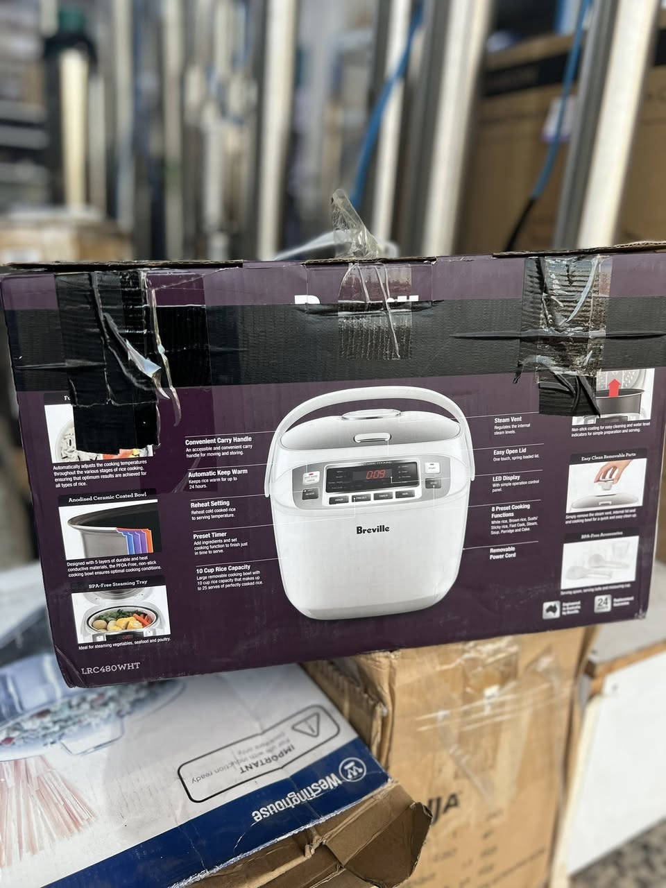 طباخ الأرز Breville The Smart Rice Box، ويتميز بـ 8 وظائف طهي مسبقة الإعداد، وتقنية "المنطق الضبابي" (Fuzzy Logic) لضبط درجات الحرارة تلقائياً، بالإضافة إلى سعة 10 أكواب.وظائف متعددة: يتضمن إعدادات للأرز الأبيض والبني، والسوشي، والشوربة، والعصيدة، والكعك.تقنية ذكية: تقوم تقنية Fuzzy Logic بضبط درجات الحرارة تلقائياً خلال مراحل الطهي المختلفة لضمان أفضل النتائج لجميع أنواع الأرز.مؤقت برمجي: يمكن ضبط مؤقت رقمي لتأخير وقت الانتهاء من الطهي لمدة تصل إلى 15 ساعة.خاصية الحفاظ على الدفء: يتم تفعيل ميزة التدفئة التلقائية لإبقاء الأرز دافئاً لمدة تصل إلى 24 ساعة بعد الانتهاء من الطهي.


**إذا كنت صاحب هذا الإعلان وتريد حذفه لأي سبب، رجاءا أرسل رسالة إلى الدعم الفني**