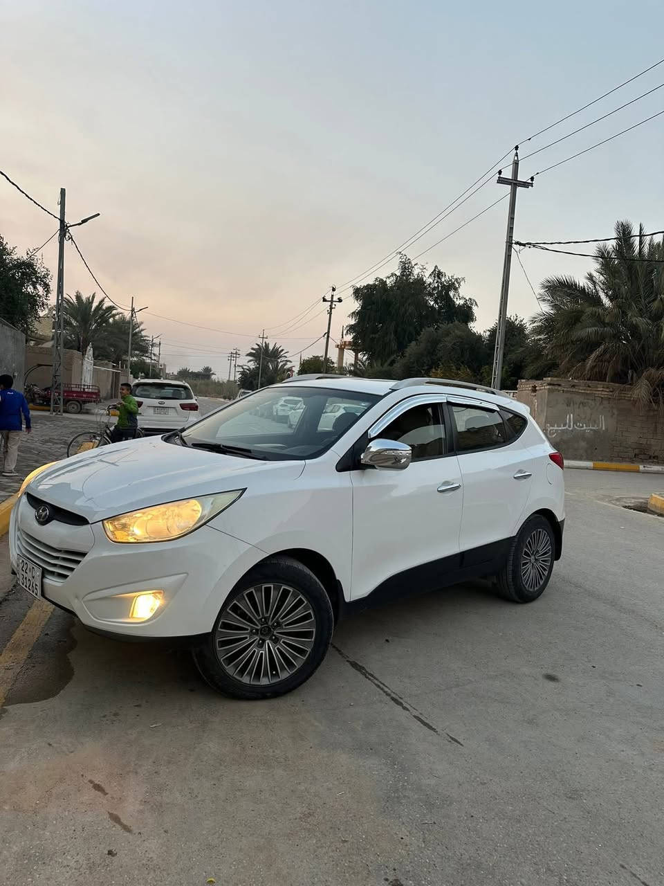 السلام عليكم للبيع توسان موديل 2013. ….  مكفوله  وجديده
السياره جديده ورقم اربيل الجديد تريد تحويل او وكاله ✅
محرك 2000 كير 6 نمر خليجيه✈️ ✈️
السعر ( 142 💰) وبيها مجال للشراي 
ويل فراشه + تخم تاير جديد 🛞
حساس خلفي + كامره خلفيه 
السياره جاهزه وجديده كلش
يده نيكل + اشاير مري 
مكان السياره واسط الزبيديه 
للستفسار اكثر الاتصال
سونار موجود بالصور 
***********  اتصال + وتساب
