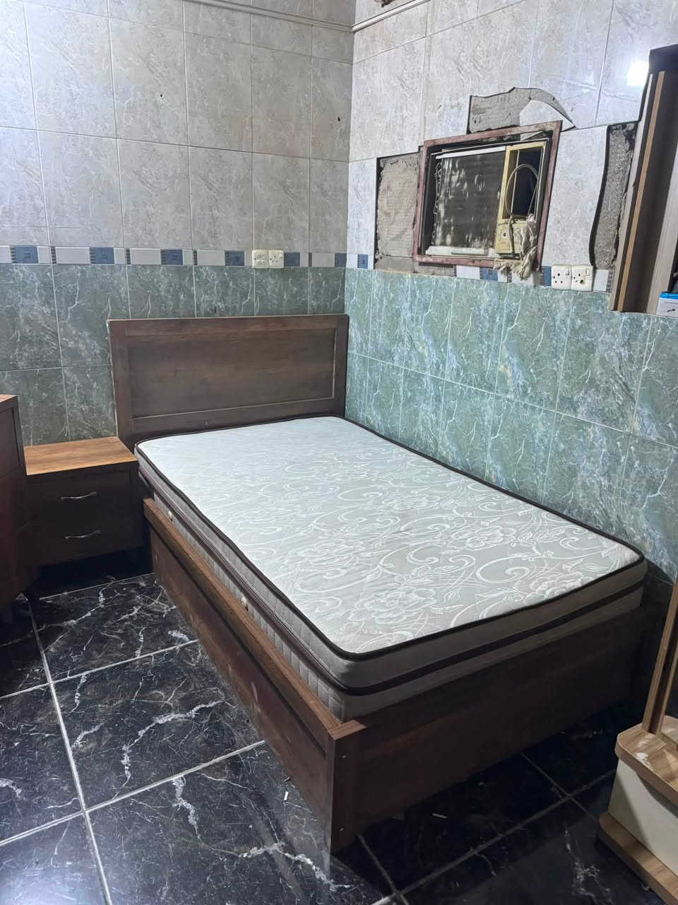 مزاد البركة لبيع الأثاث غرفه تركي نفر 5 قطع السعر 290 الف
العنوان الفلوجة حي الضباط مقابل جامع المدلل متواجدين من الساعه ال ١٠ صباحاً الى ١٠ مساء
*********** واتصال
***********واتس آب واتصال
