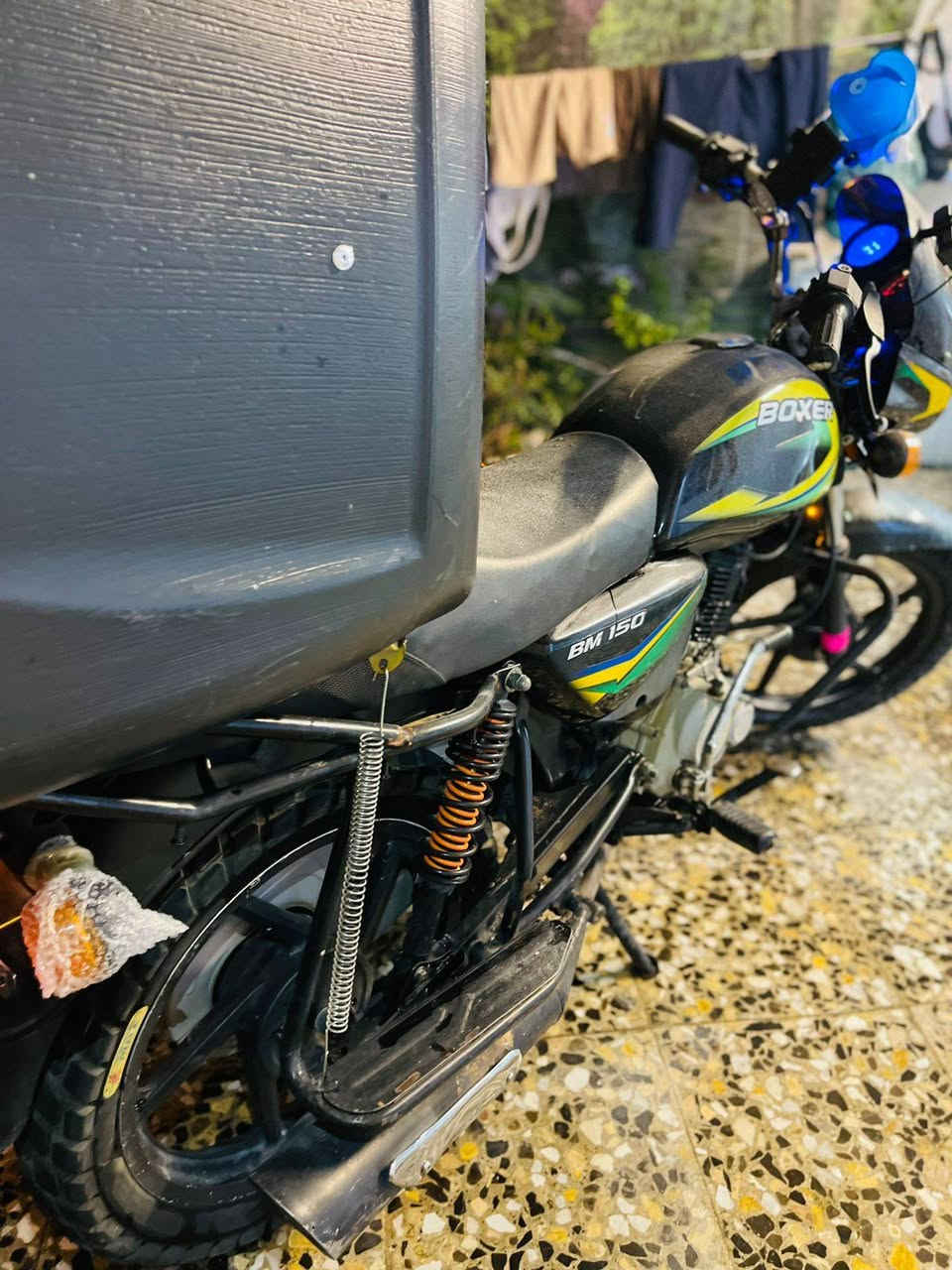 سلام عليكم دراجه بوكسر 2019دراجه بعده بحالت الوكاله مجفته تجفيت شركه بحيث مكينه خرسه معدل فول دراجه تخبل ومال شغل ودراجه ابد مامشتغله دلفري مال بيت  دراجه اوراق اصوليه 8لو 7ورقات سعره 1100وبيه مجال شي قليل ترهم مراوس مكاني بلجادريه وهاذ رقمي ***********
