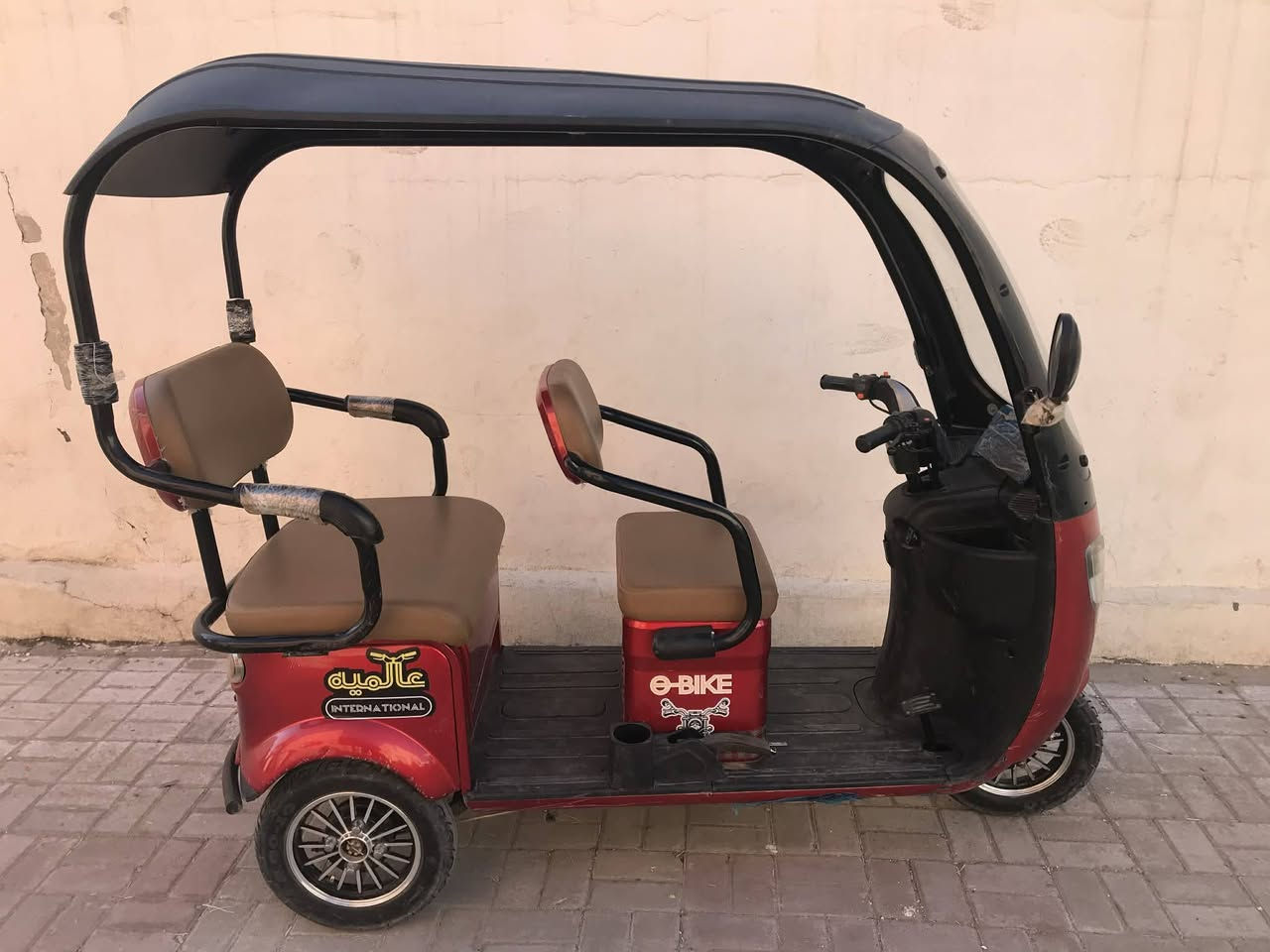 سلام عليكم 
دراجة شحن ثلاثية للبيع 3 نفرات 
5 بطاريات بلاديه ع الفحص كلها ممتازه
العنوان /هيت ــ ركن شارع الحمام
***********
