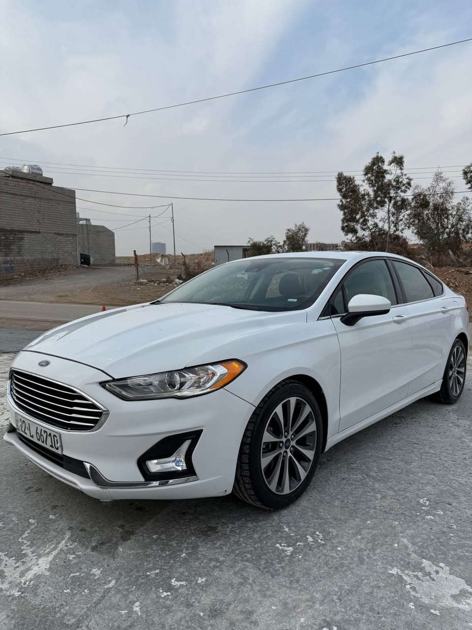 فۆرد فیوژن مۆدیل ٢٠١٩
مەکینە ٢٠ تۆربۆ 
فول مواسەفات بەس کوشن جلد نییە (سلاید، تعدیل سرعە ،گێر ماوص،رادار، کوشن هیتر،کوشن کارەبایی هتد)
سەیارەکە ٣ پارچەی کلێری ئەمریکایە 
بێ داخیلی بێ ئیرباگ پێش و پشت کەپس 
٨٠ مایل رۆشتووە ڕەقەم و سەنەویشی نوێیە 
سەعری ١٣٠ و کەمەک مەجالیشی تێدایە 
ژمارەی موبایل *********** أربيل, العراق
