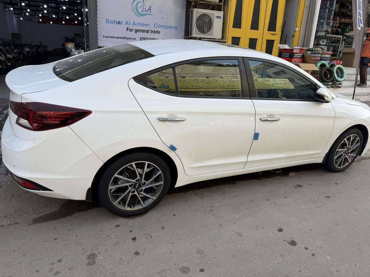 السلام عليكم ورحمة الله للي يدور جديد الانترة ٢٠٢٠ مكفوله من التبديل والصبغ بيه بارد بين الجاملغ وباب السايق فقط شيل قليل كلش والباقي كفالة عامة ماشيه ٨٥ رقم اربيل السيارة ٥ ويل كب فول سبير منازل محرك برغي ممفتوح السيارة ستعمال شخصي عنوان السعر ١٦٠ عنوان السيارة نجف مامتواجد علفيس *********** اذا ماعجبك السعر اعبر المنشور لتكسر بحلال العالم فدوة رحتلك
