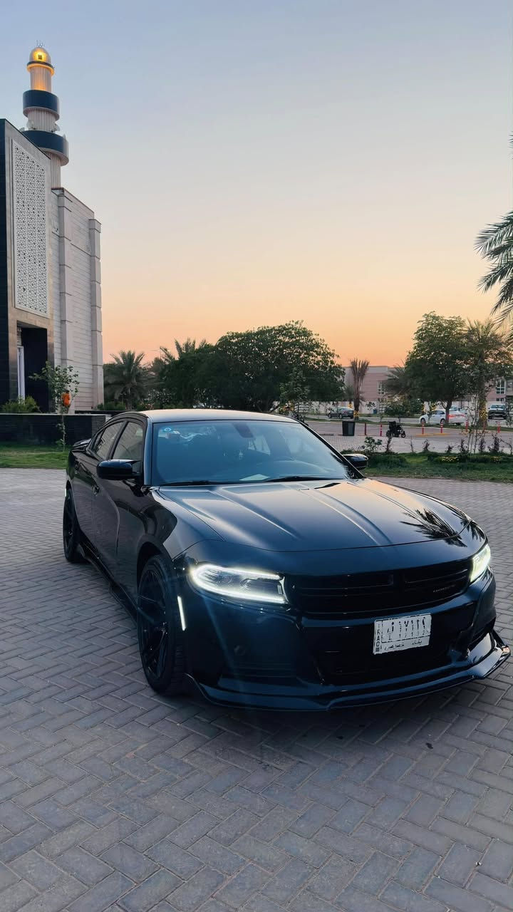 السلام عليكم
دودج جارجر 2023 النداء الاخير 
خليجي 
اللون اسود
المواصفات فئة sxt 
الممشى 33 الف كيلو متر 
رقم بغداد 
مكان السيارة كربلاء 
السعر 275$ 
المالك الاول ماخذها من الوكالة (وكالة حيدر سيدار) 

للتواصل ***********
