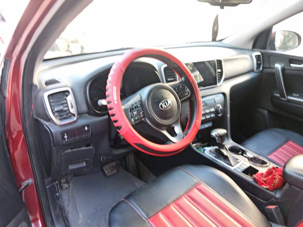 سلام عليكم سبورتج موديل 17امريكي حادث جاملغ وباب جهة سايق وبل عراق نفس حادث
السعر 140وبيها مجال مكان بغداد الحرية 
شراي الاتصال علة رقم ***********
