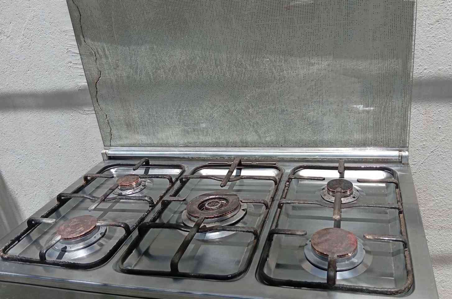 طباخ للبيع ب100شغال***********
