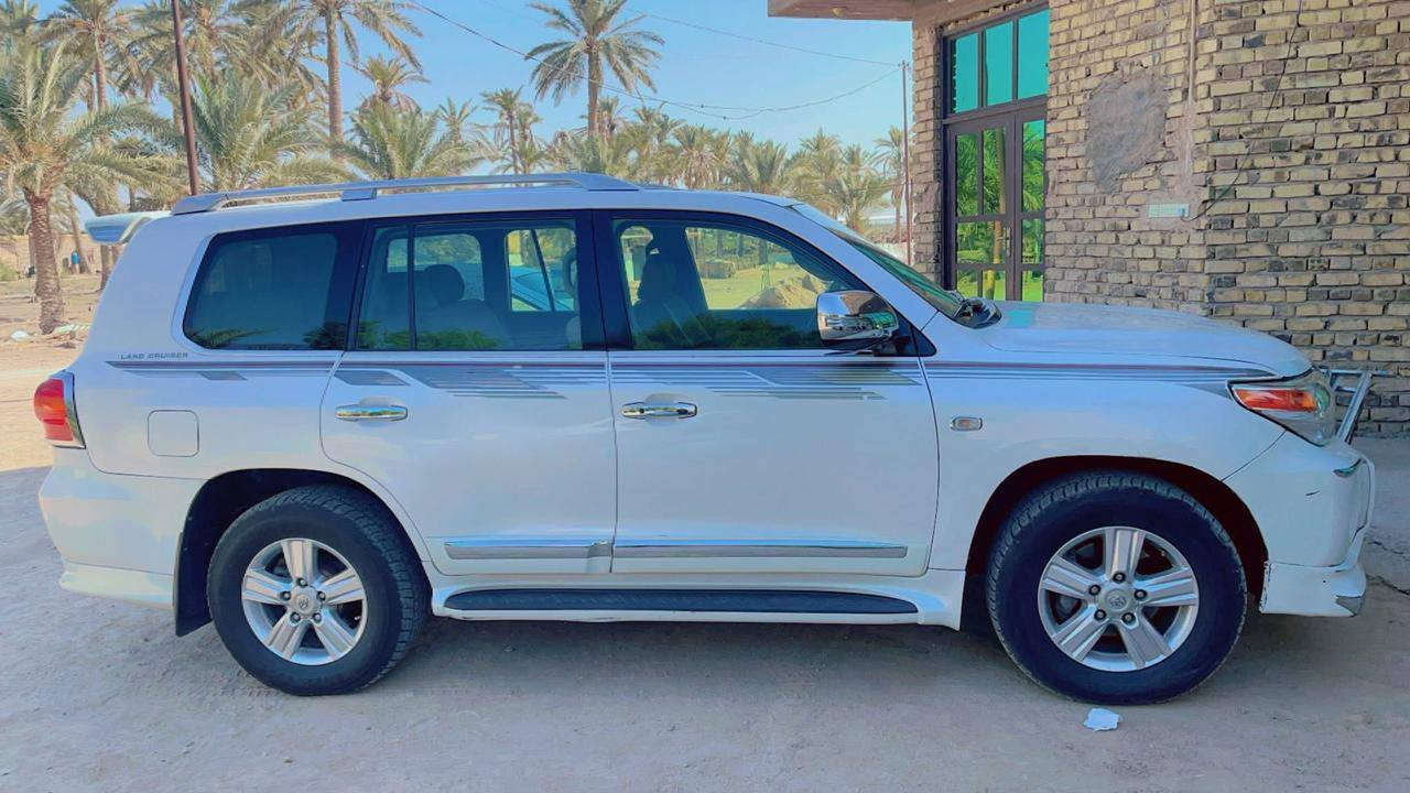 السلام عليكم
لاندكروزر GXR 2009 محدث 2014 لايتات ودعامية فقط !

مكفولة كفاله عامه فقط.. 

جاملغ الأيمن بي بارد قليل والباب الي خلف السائق بيه شويه صبغ ويه التريشه 

سونار موجود 

___________________

حجم المحرك : V6 

فور ويل

أشاير بالمري

أشاير بالجاملغ 

بصمة أبواب

حساسات خلفي 

ثلاجة 

شاشة كبيرة 

كامرة خلفية 

كامرة أمامي 

هوك خلفي 

ماشية 370 ألف

حدادية وتخم تاير جديد

رقم بغداد مشروع وطني بأسمي تحويل بنفس اليوم

السعر : 280 بيه مجال بسيط 

العنوان 📍 : بابل 

متواجد على الرقم فقط
***********
