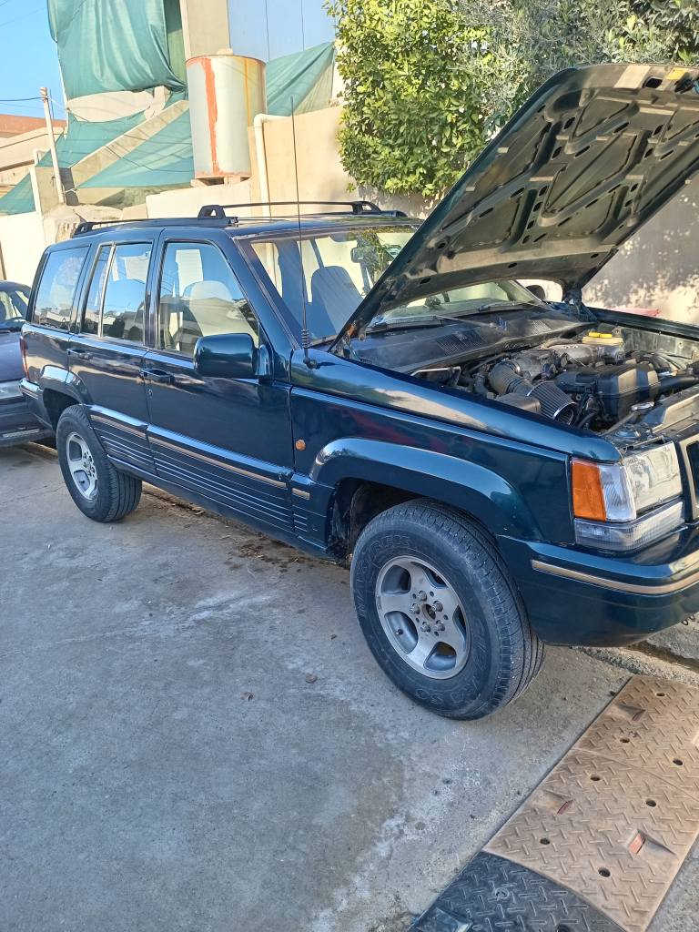 ‏جێب شیرۆکی 
‏سعری ٥٥ ورەقە
‏ڕەقەم سلێمانی
‏مۆدێل ١٩٩٣
‏گێر و مەکینە بەتە  
‏سبوخ عامە بۆ جوانی بێ لێدراو
‏سەنەویە تا ٢٠٣١ تازەیە
‏  تەحویل وکالە غەرامە بەشەرت
‏***********
‏***********
‏ جيب شيروكي
‏سعر ٥٥ ورقه
‏رقم السليمانية
‏جير و محرك بطه
‏سبوخ عام للجميل فقط بدون اي ضربه
‏سنويه جديد لل ٢٠٣١
‏تحويل غرامه وكاله كله بشرط كركوك, العراق
