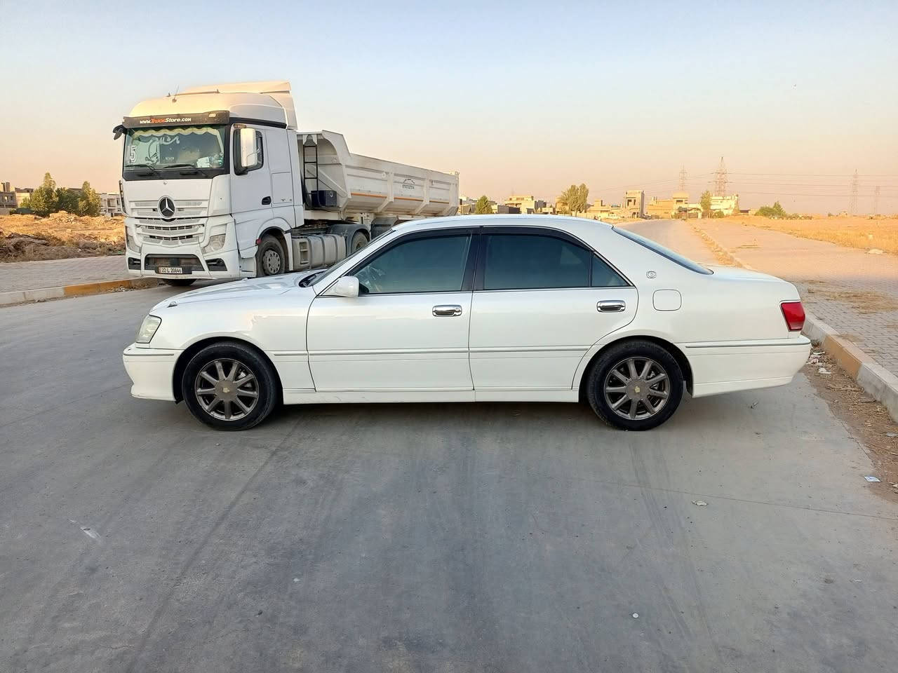 السلام عليكم تيوته ملكه موديل 2003 دكمتين شاصي 71مكينه D4 صغير مكينه وكير بشرط رقم كركوك قرار102معامله كامله هزه جديده باقي بس عل كمرك شرط الوكاله محرك كير صدر تايرات كله بشرط تبريد ثلج 🥶 سياره مكفوله من الضربه والتبديل والصبغ جاهزه من الدعاميه للدعاميه السعر 95
العنون كركوك 
رقم الهاتف ***********
