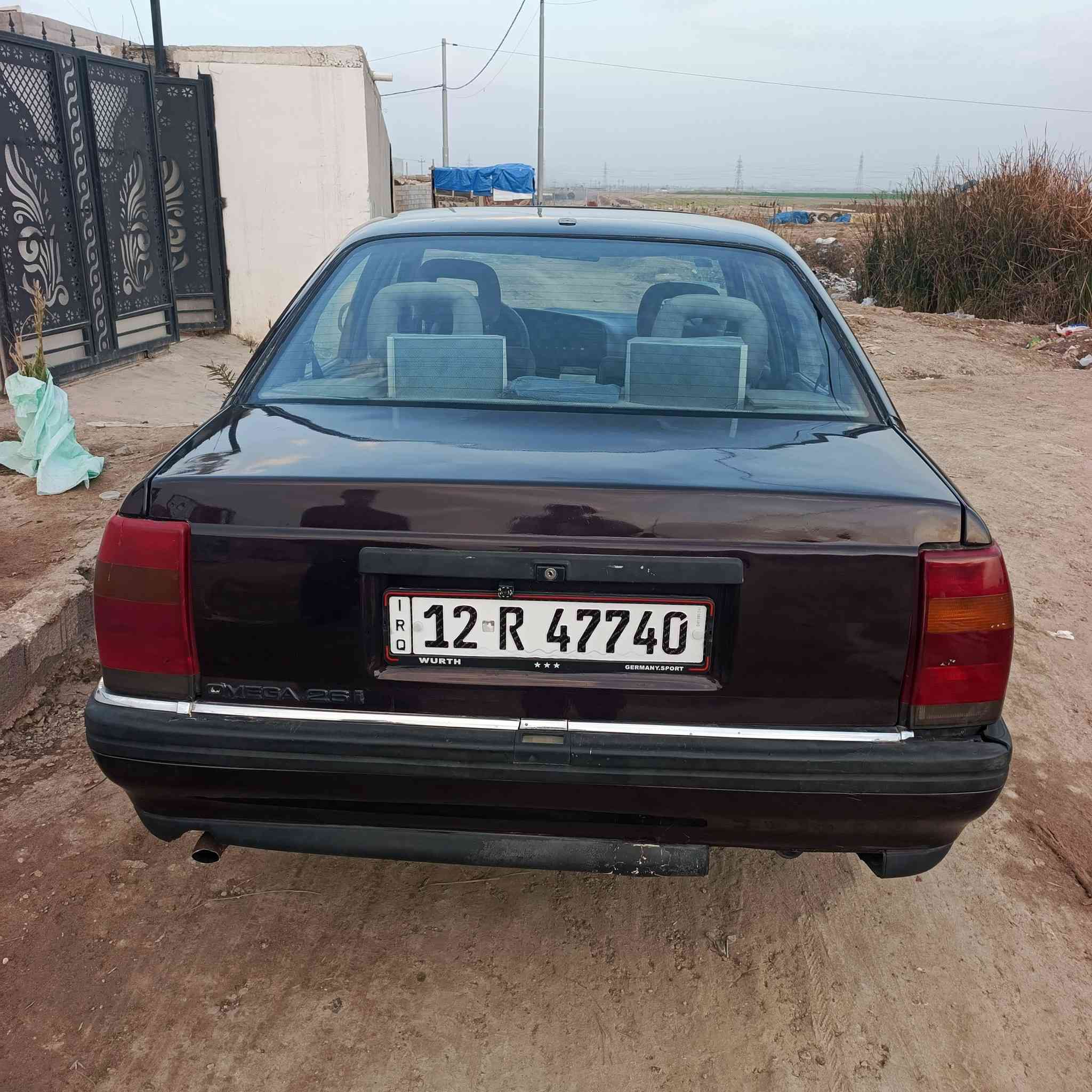 سياره اوميكا للبيع موديل92 السنويه 29 بدون ضربه  صبغ جماليه محرك 26 محرك جديد كير اوتوماتيك  رقم انكليزي السنويه باسمي تحويل أو وكاله مكاني كركوك للاستفسار الاتصال بالرقم *********** ابو همام
