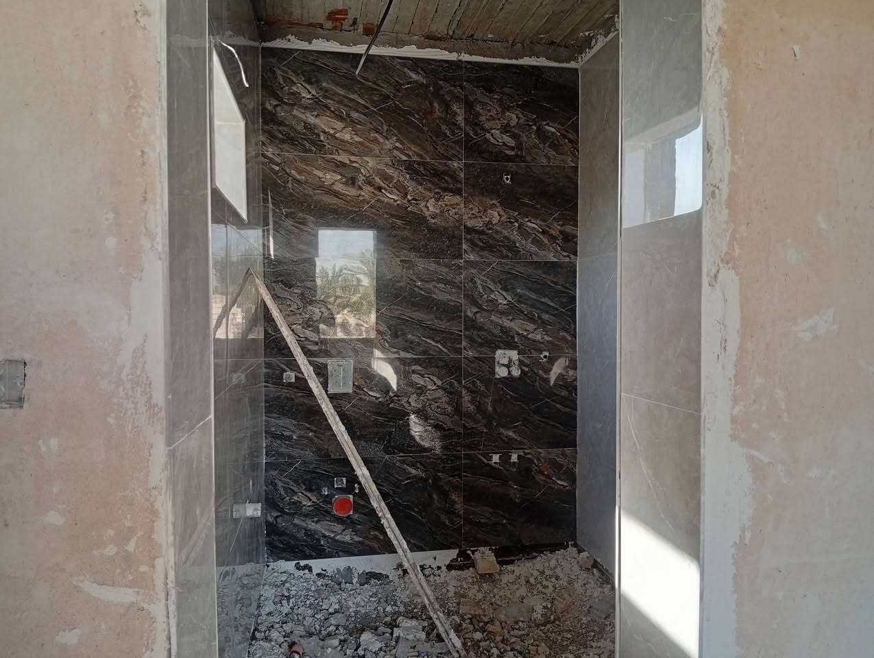 سلام عليكم خلفه سراميك درجه وآله
حلين متفرغ ***********
