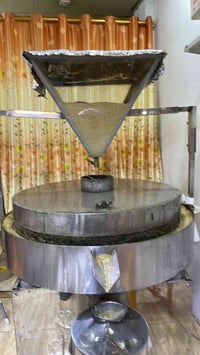 يوجد مكينة صنع راشي للبيع بحاة جيدة جداً وشغالة للذي يرغب بالشراء التو...