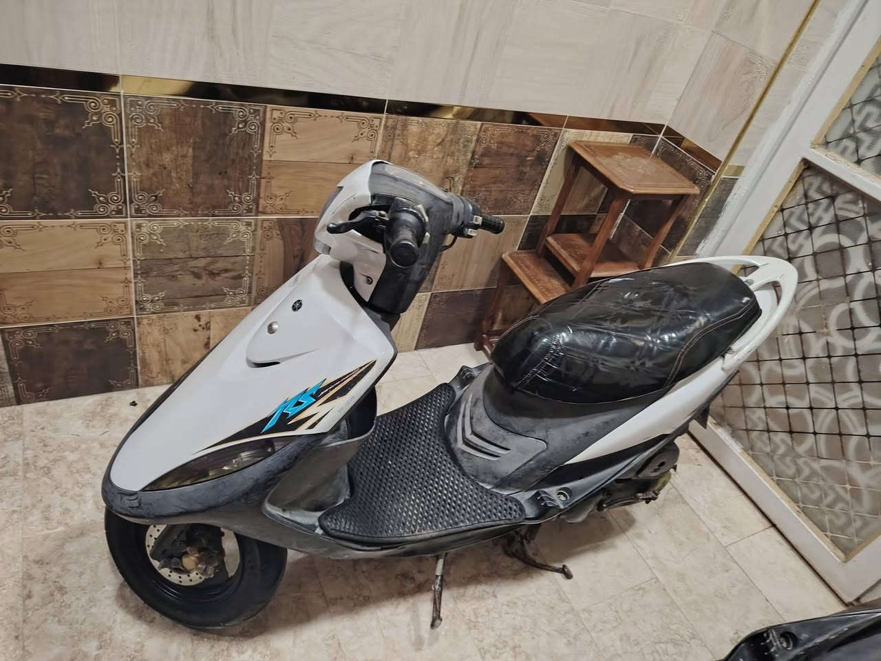 للبيع ماكس عدله الدراجه كفاله عامه من كلشي  الدراجه بوشه ٤٩ بلاد صار اقل الشهر  من نازله من الرمبه وصله موجود وبيه منفيس الدراجه كله مختمه  شلعه  تشك الكاع كامله مكمله مابيه نقص برغي كله شغاله من الويل للويل ، مكاني بابل قرب جسر بته ، ( الاستفسار خاص ) و هذا رقمي ***********
