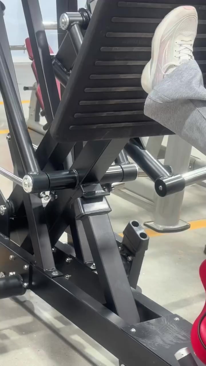 Butterfly chest exerciser with adjustable seat for people of different heights, adjustable angle, and smooth track movement，It's ergonomically designed.


**إذا كنت صاحب هذا الإعلان وتريد حذفه لأي سبب، رجاءا أرسل رسالة إلى الدعم الفني**
