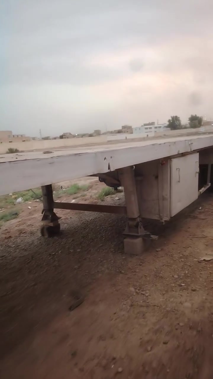 السلام عليكم عربانه البيع اوربي طول 12او80 شاصي نضيف لافطر كهربائية شغاله كامل تايرات أربعة اخو جديد ثنين نصف عمر السعر 39بيهه مجال خابر أول رلل ***********
