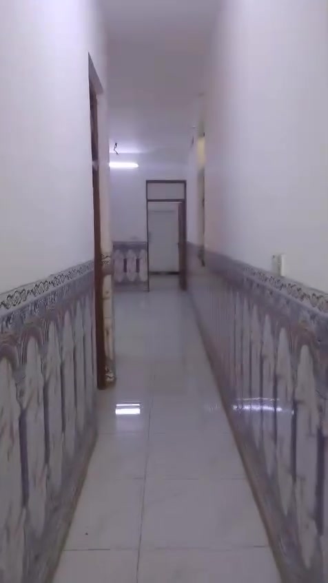دار 100 متر طابق واحد بناء حديث زيرو للايجار العنوان الشعب حي المهندسين السعر 350 اي استفسار وتساب مكتب ابو مجتبى الكعبي للعقار ***********
