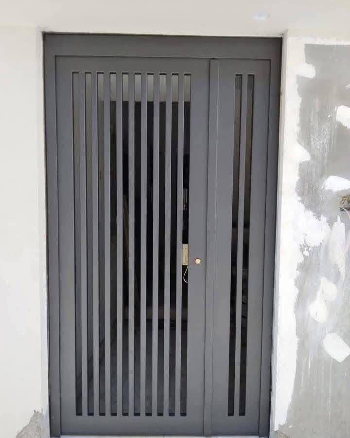 سلام عليكم معمل حدادة الأخوين هيت المعموره مستعدين تجيهز جميع أنواع الحدادة توصيل مجاني يوصلك الباب بيتك وشرط استلم مهندس سقايف مضلات ضمان 5 سنوات اي شي تختار تاخذ نفس الي بل صوره صبغ اساس + لون اليعجبك ***********
